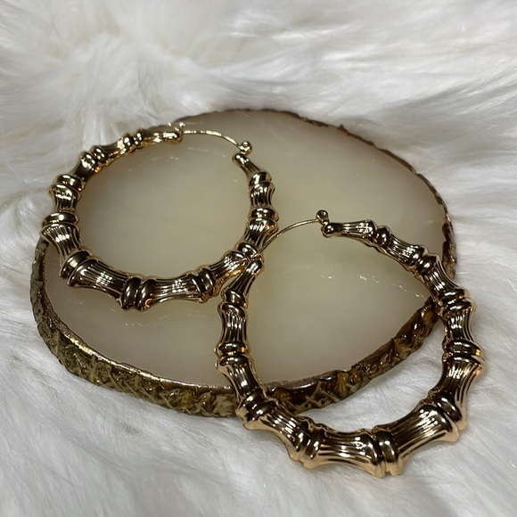 Urban Outfitters Gold Oversized Bamboo Hoops - Picture 3 of 8